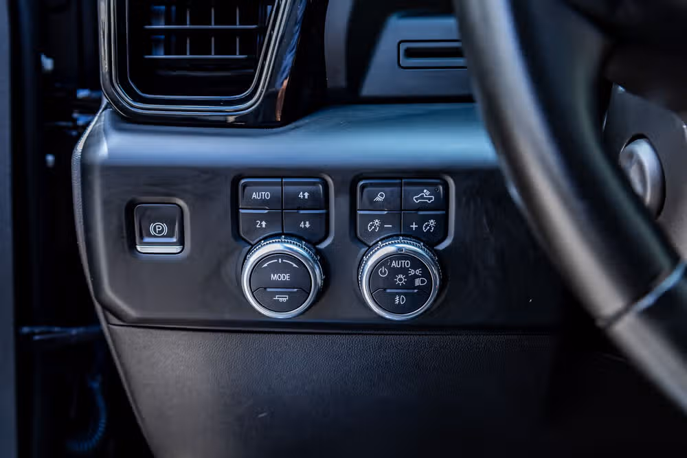 2023 GMC Sierra 1500 AT4 Crew Cab Image 22