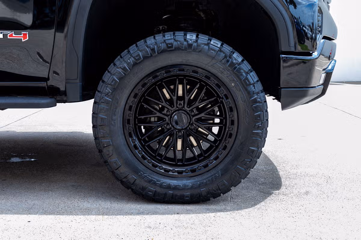 2023 GMC Sierra 1500 AT4 Crew Cab