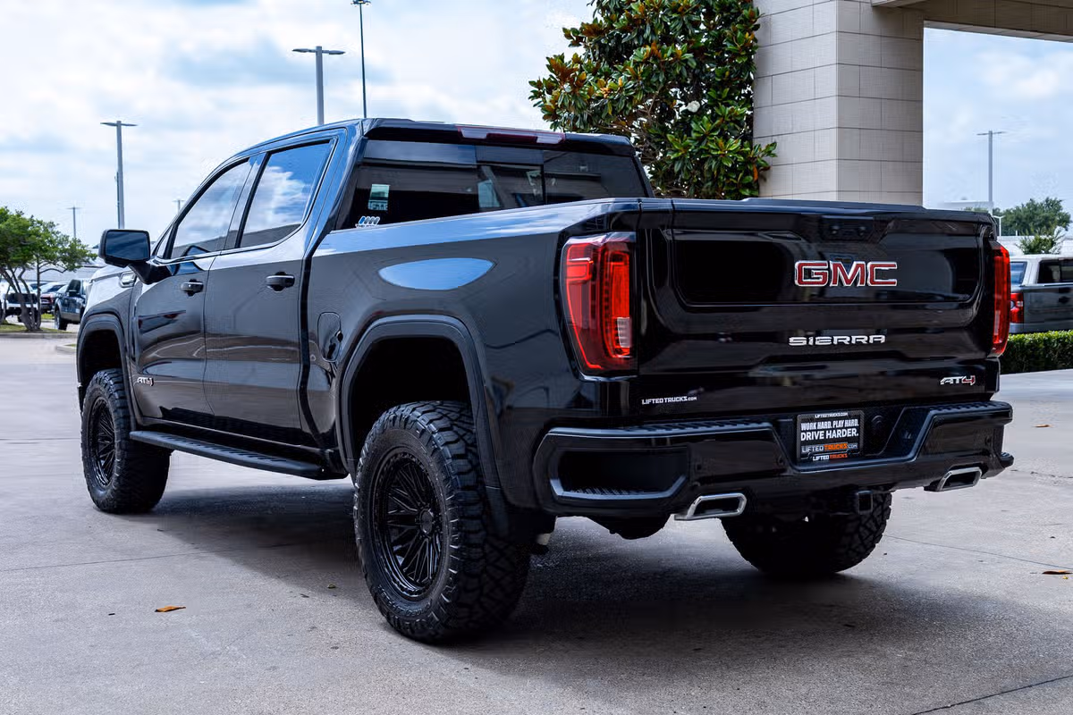 2023 GMC Sierra 1500 AT4 Crew Cab