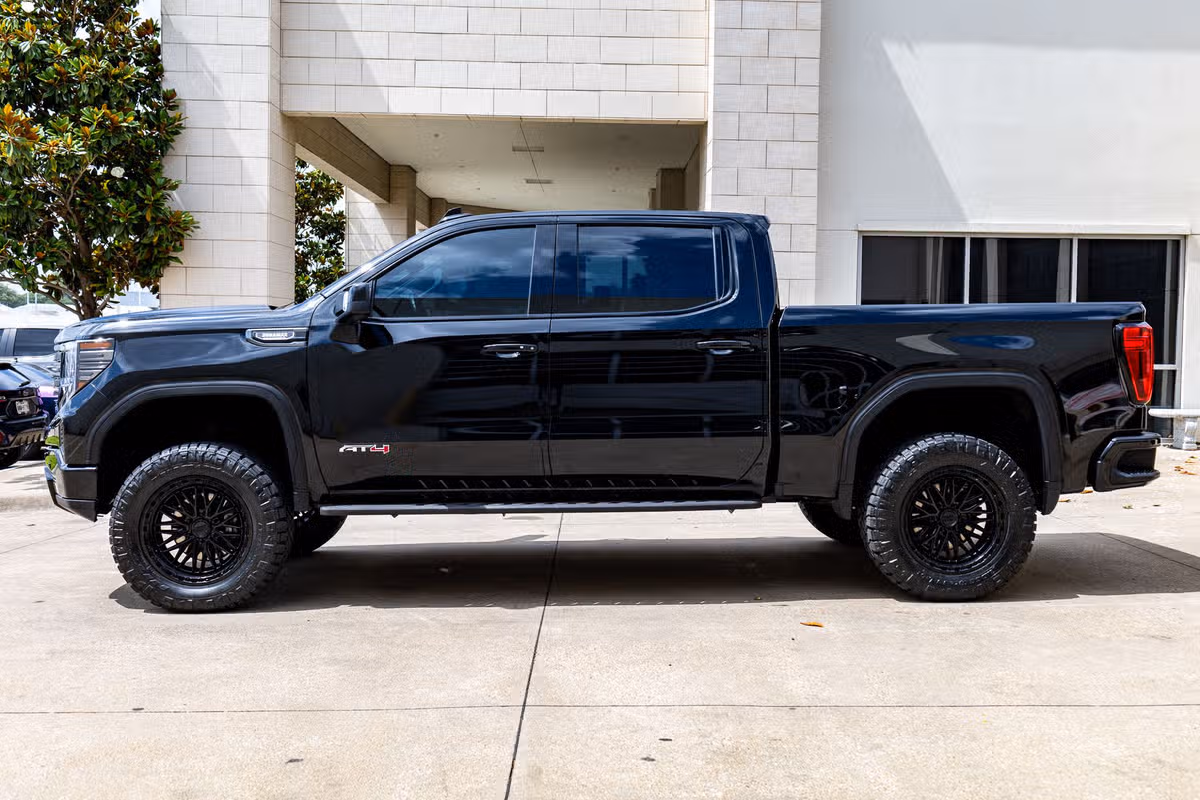 2023 GMC Sierra 1500 AT4 Crew Cab