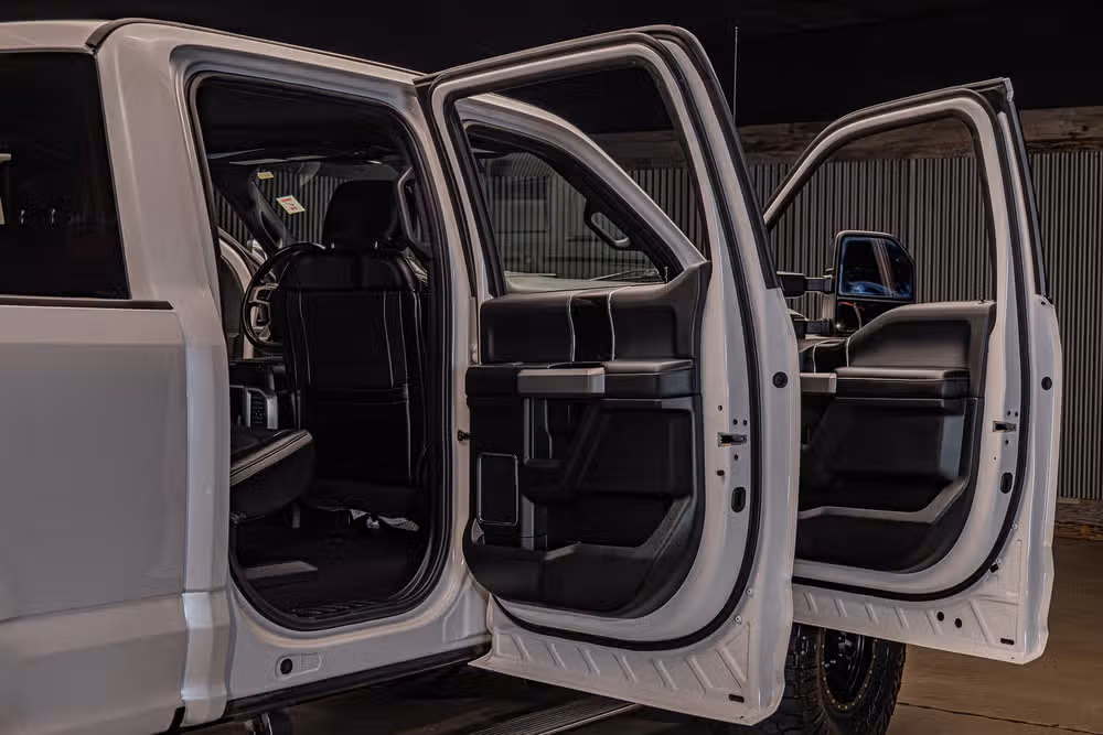 2019 Ford F-250 Super Duty Platinum Crew Cab Image 35