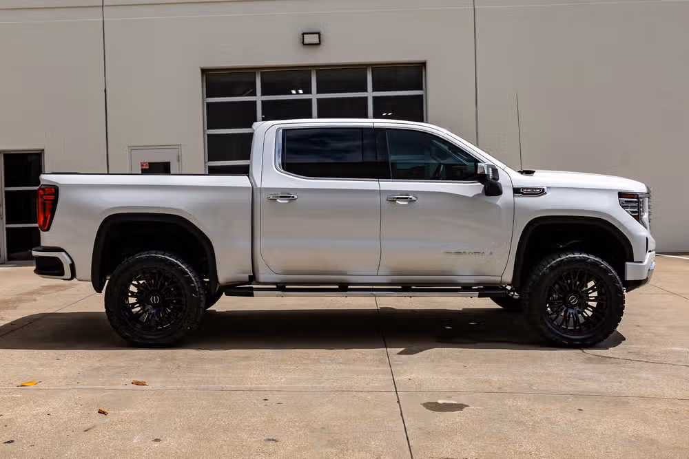 2025 GMC Sierra 1500 Denali Crew Cab Image 11