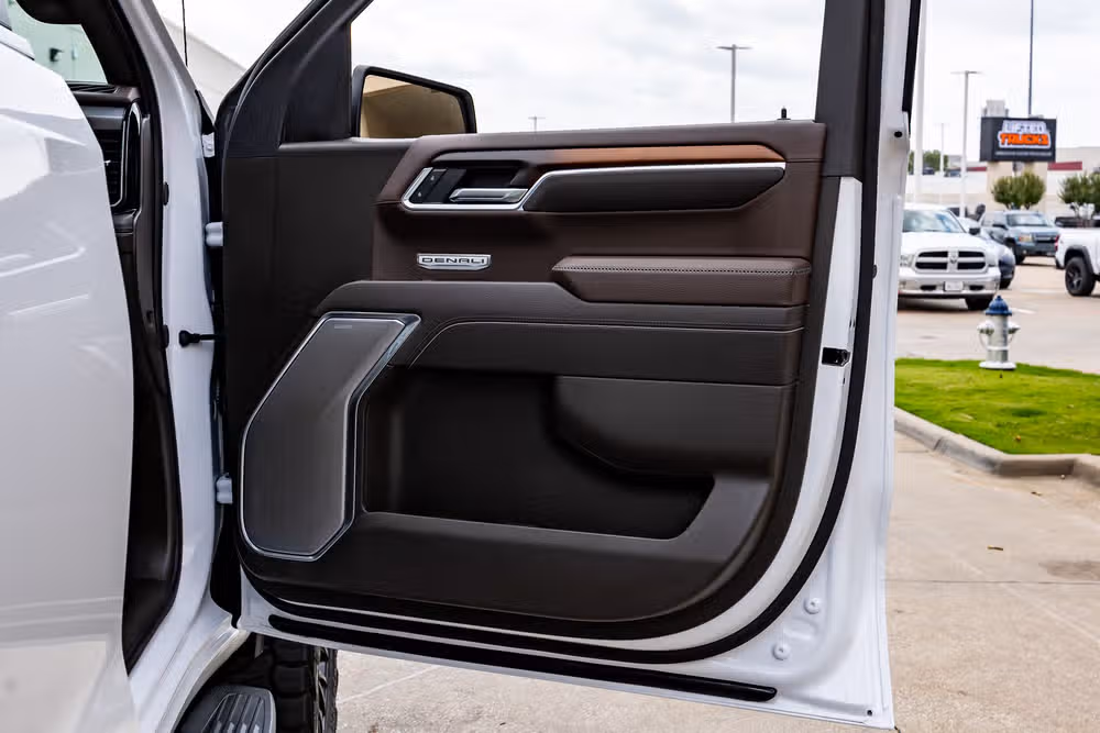 2025 GMC Sierra 1500 Denali Crew Cab Image 38