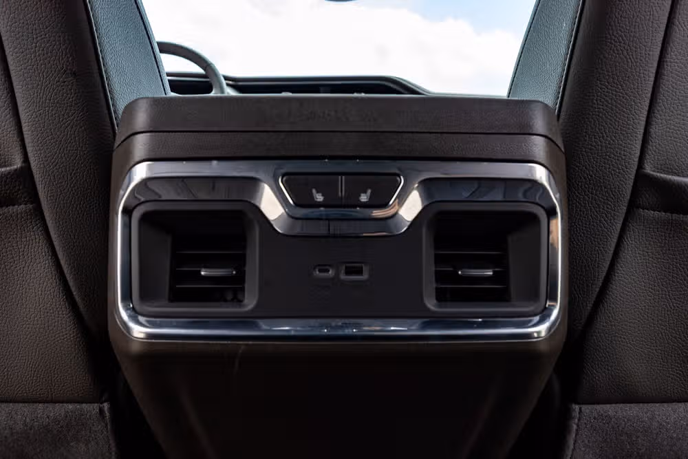 2025 GMC Sierra 1500 Denali Crew Cab Image 34