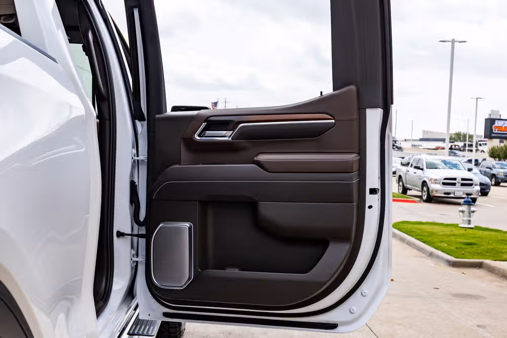 2025 GMC Sierra 1500 Denali Crew Cab Image 40