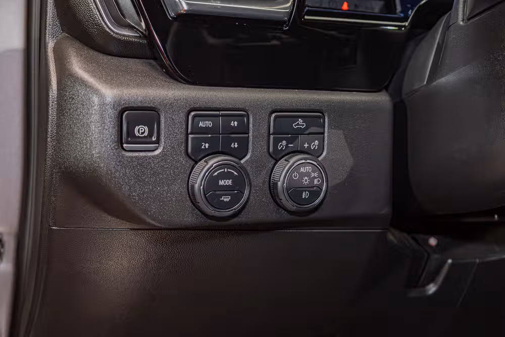 2024 Chevrolet Silverado 1500 LT Trail Boss Crew Cab Image 17