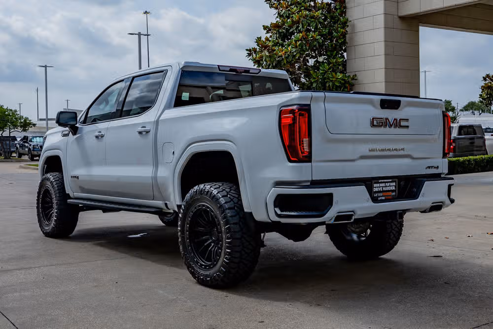 2022 GMC Sierra 1500 AT4 Crew Cab Image 7
