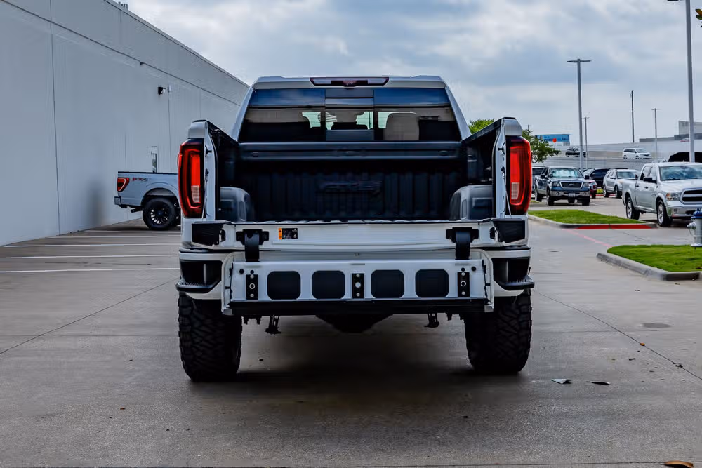 2022 GMC Sierra 1500 AT4 Crew Cab Image 9