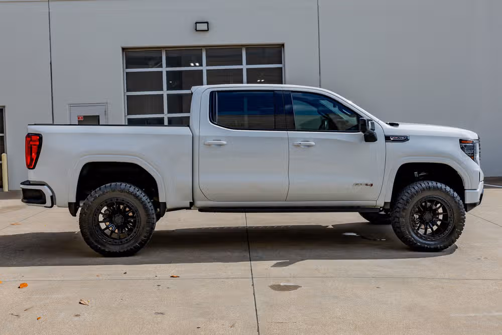 2022 GMC Sierra 1500 AT4 Crew Cab Image 11