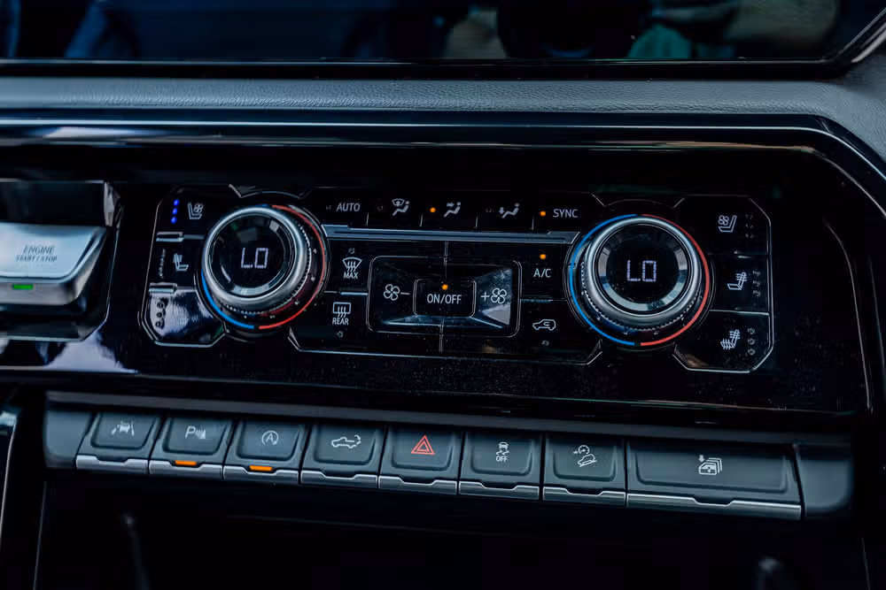2022 GMC Sierra 1500 AT4 Crew Cab Image 27