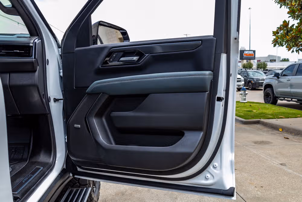 2026 GMC Yukon XL AT4 Image 40