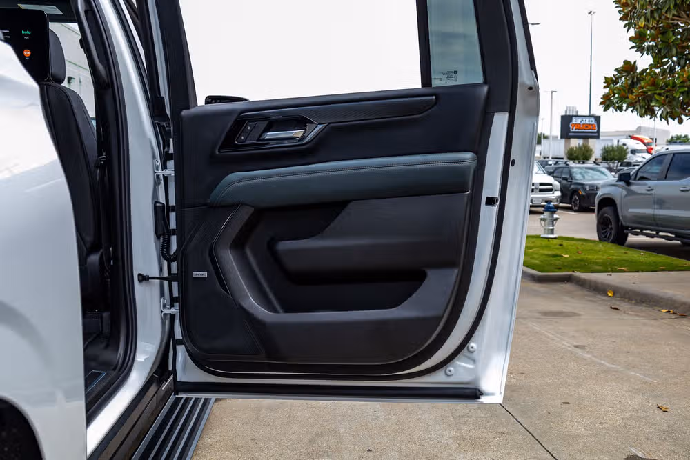 2026 GMC Yukon XL AT4 Image 42