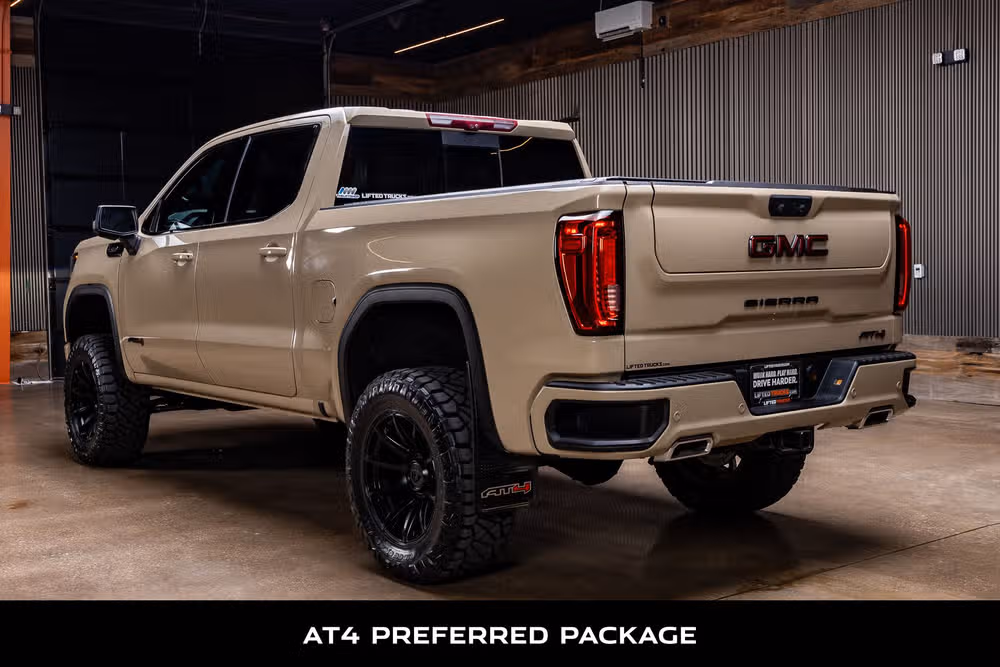 2023 GMC Sierra 1500 AT4 Crew Cab Image 7