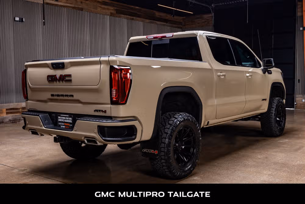 2023 GMC Sierra 1500 AT4 Crew Cab Image 10