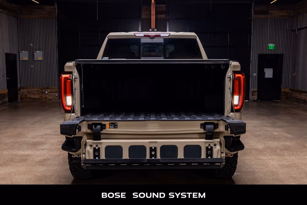 2023 GMC Sierra 1500 AT4 Crew Cab Image 9