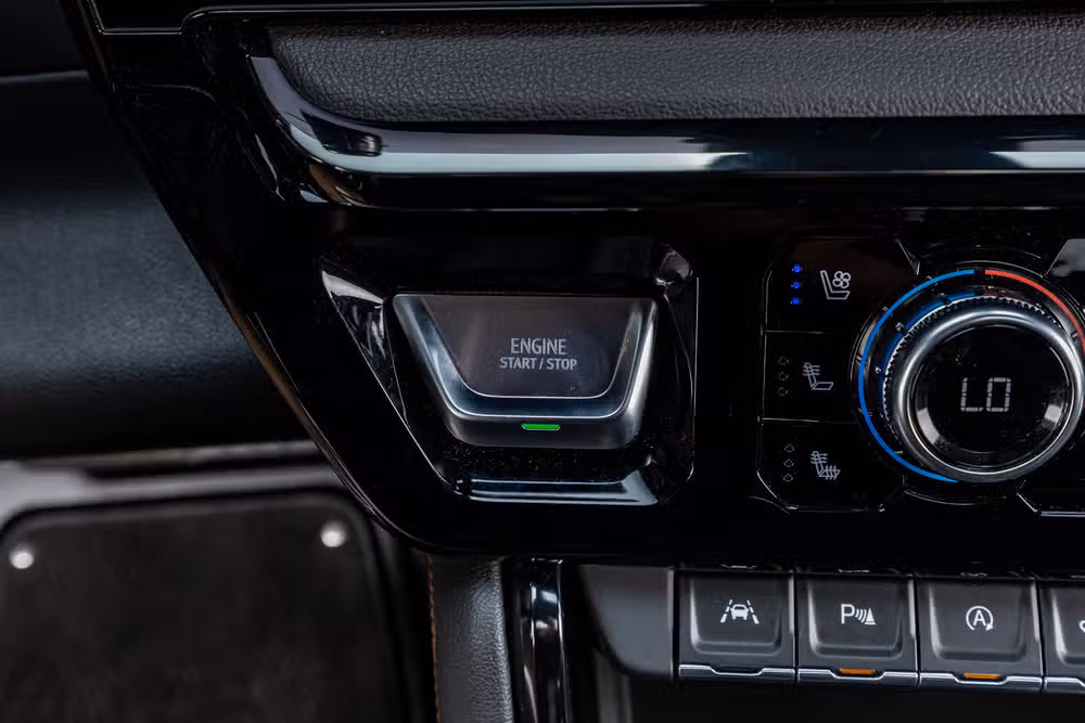 2023 GMC Sierra 1500 AT4 Crew Cab Image 22