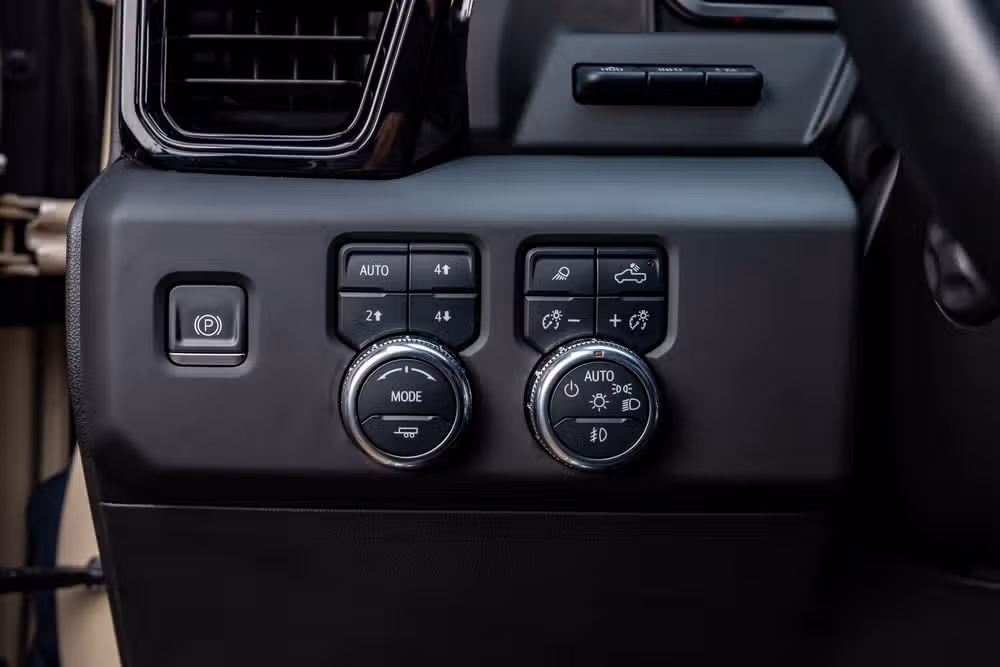 2023 GMC Sierra 1500 AT4 Crew Cab Image 21