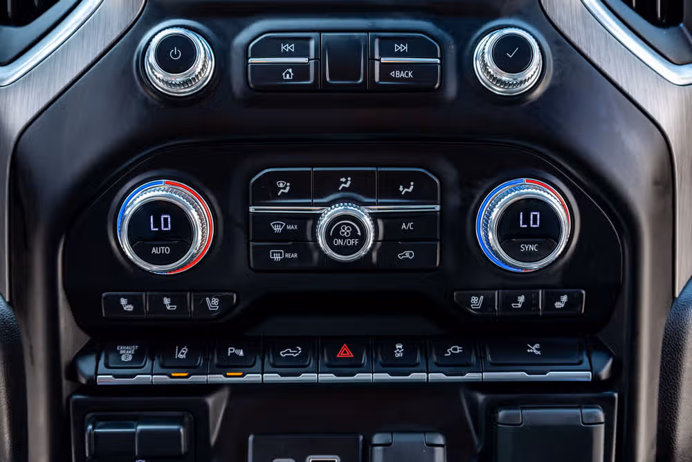 2023 GMC Sierra 3500HD Denali Crew Cab Image 27
