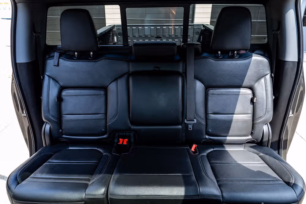 2023 GMC Sierra 3500HD Denali Crew Cab Image 36