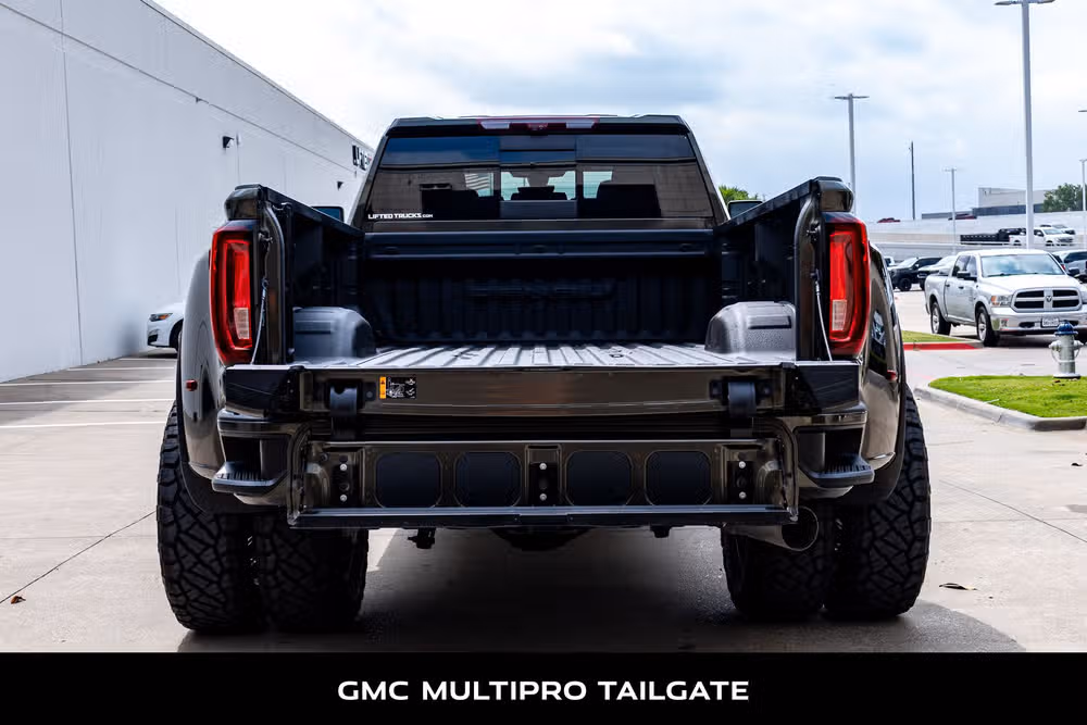2023 GMC Sierra 3500HD Denali Crew Cab Image 9