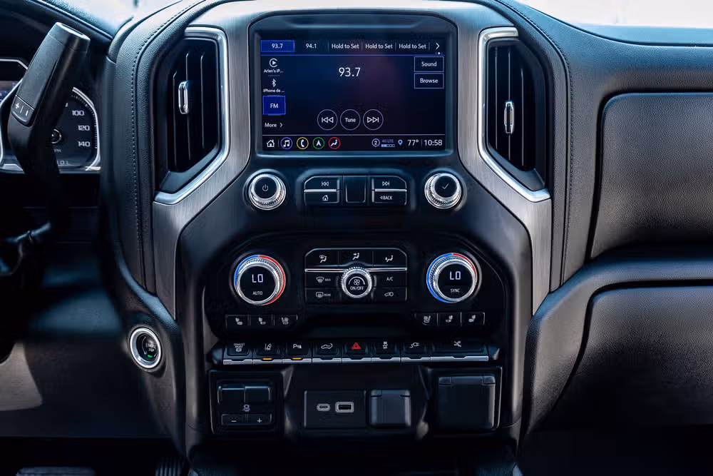 2023 GMC Sierra 3500HD Denali Crew Cab Image 24
