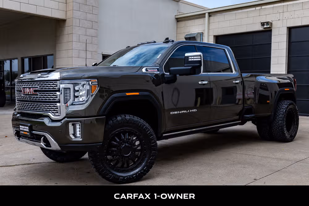 2023 GMC Sierra 3500HD Denali Crew Cab Image 5