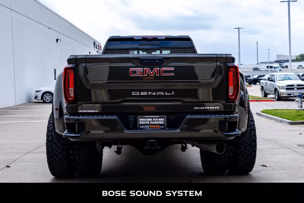 2023 GMC Sierra 3500HD Denali Crew Cab Image 8