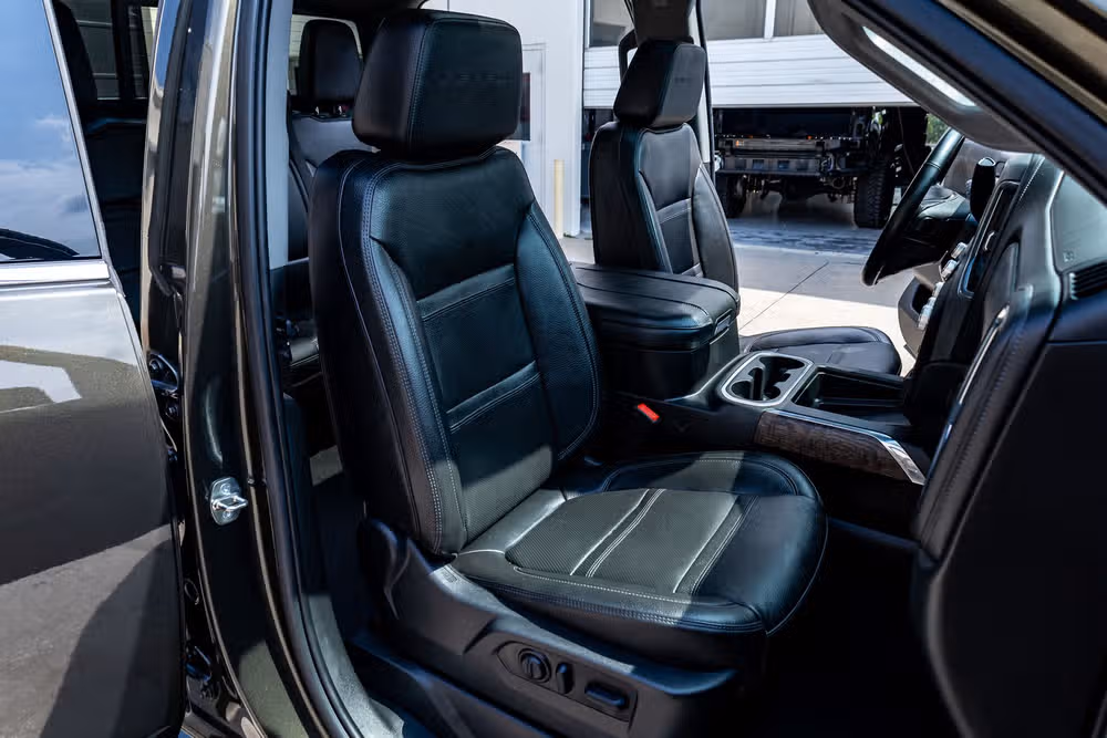 2023 GMC Sierra 3500HD Denali Crew Cab Image 32