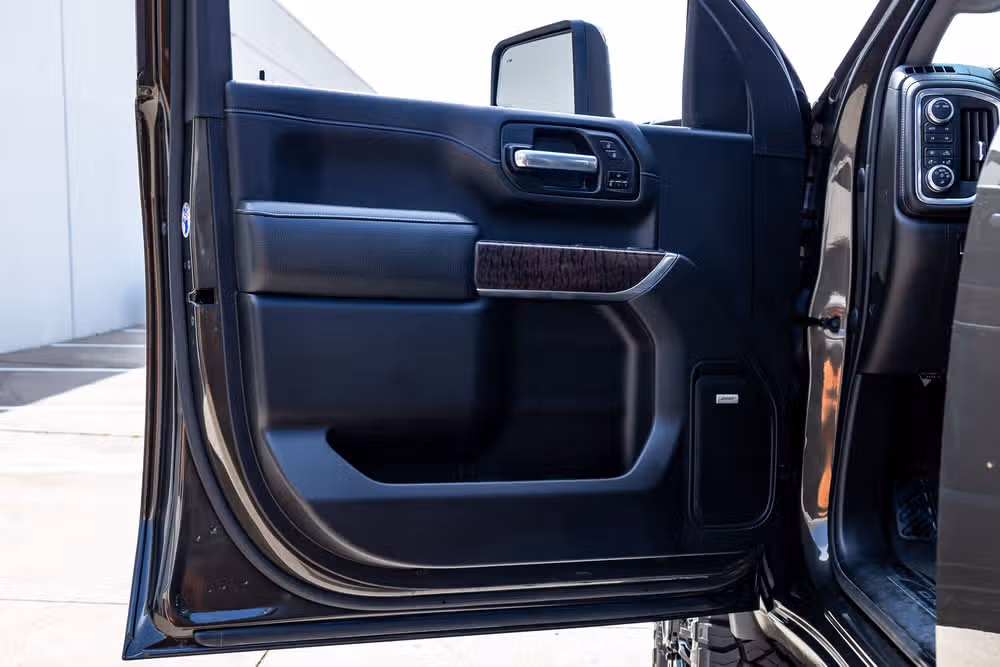 2023 GMC Sierra 3500HD Denali Crew Cab Image 37