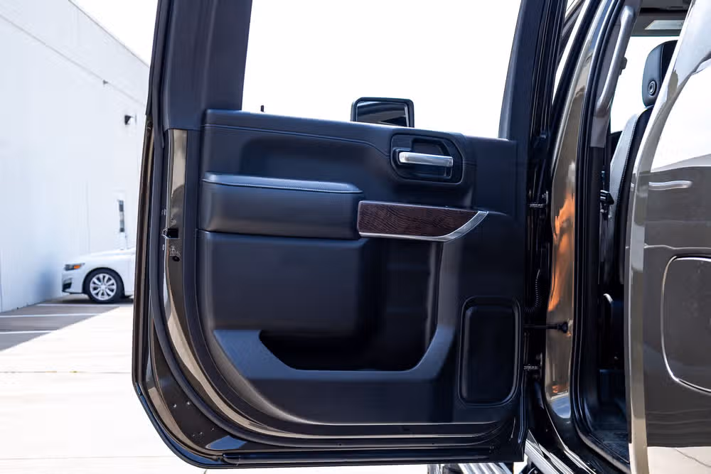 2023 GMC Sierra 3500HD Denali Crew Cab Image 39