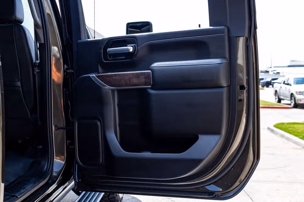 2023 GMC Sierra 3500HD Denali Crew Cab Image 40
