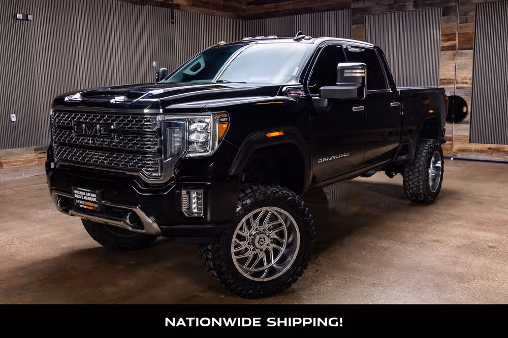 2023 GMC Sierra 2500HD Denali Crew Cab Image 4
