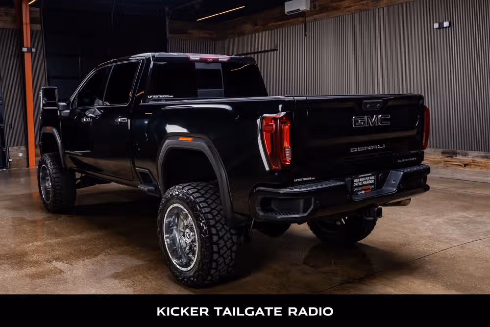 2023 GMC Sierra 2500HD Denali Crew Cab Image 6
