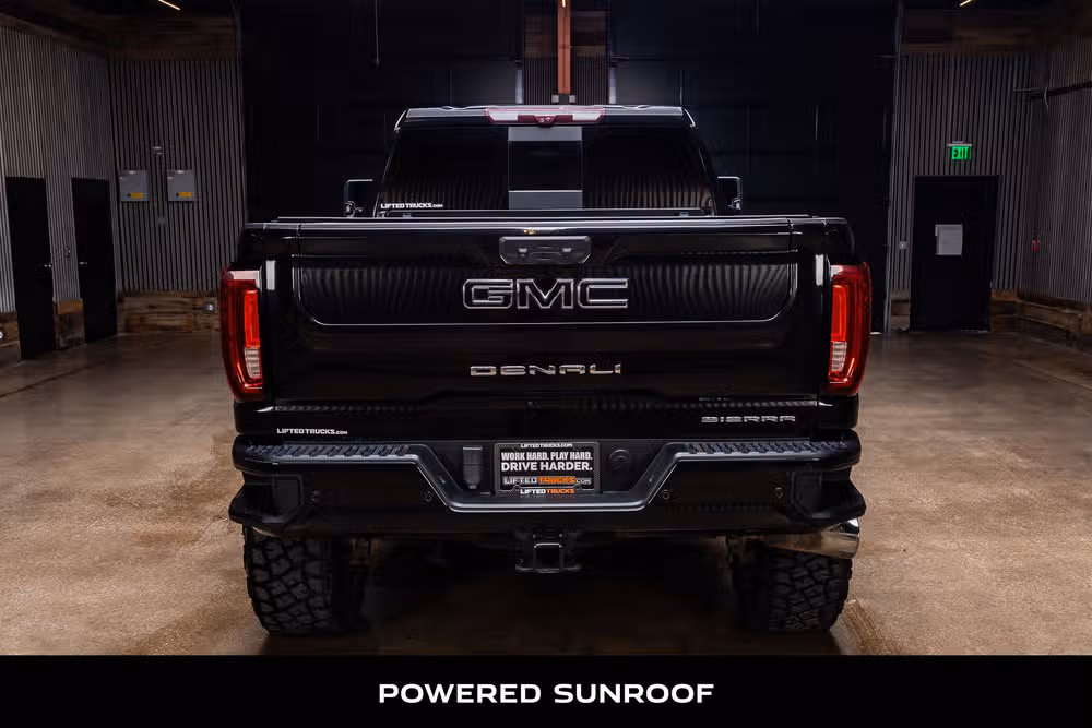 2023 GMC Sierra 2500HD Denali Crew Cab Image 7