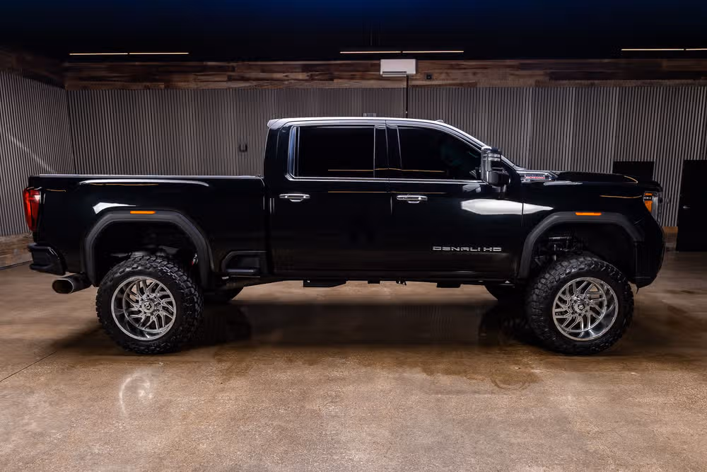 2023 GMC Sierra 2500HD Denali Crew Cab Image 10