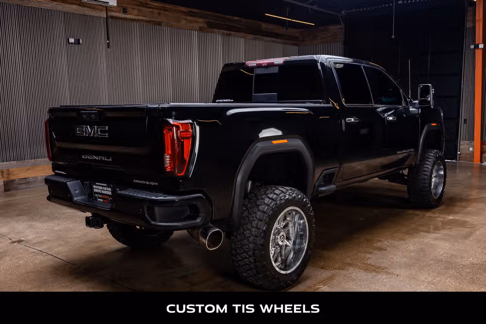 2023 GMC Sierra 2500HD Denali Crew Cab Image 9