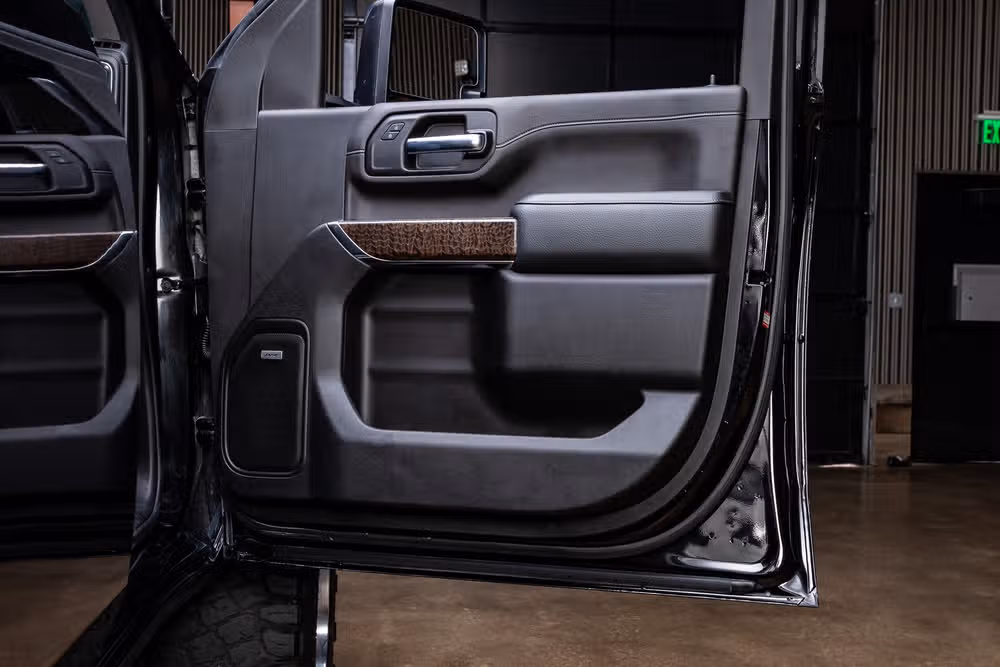 2023 GMC Sierra 2500HD Denali Crew Cab Image 36