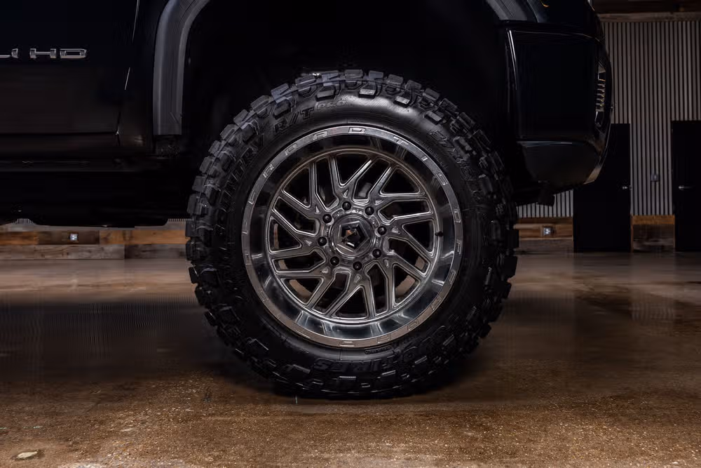 2023 GMC Sierra 2500HD Denali Crew Cab Image 11