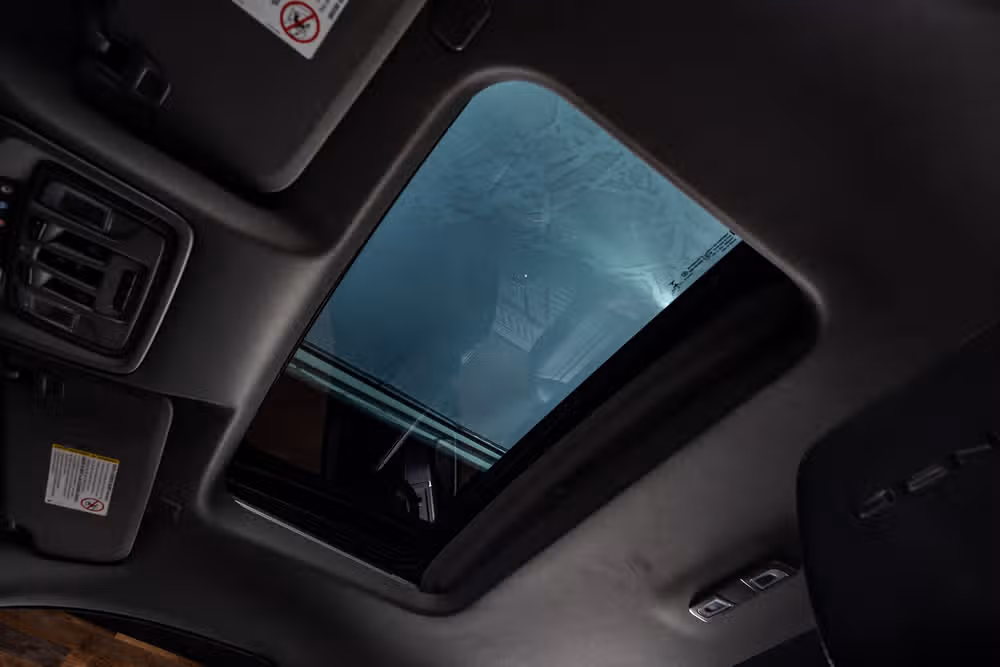 2023 GMC Sierra 2500HD Denali Crew Cab Image 33