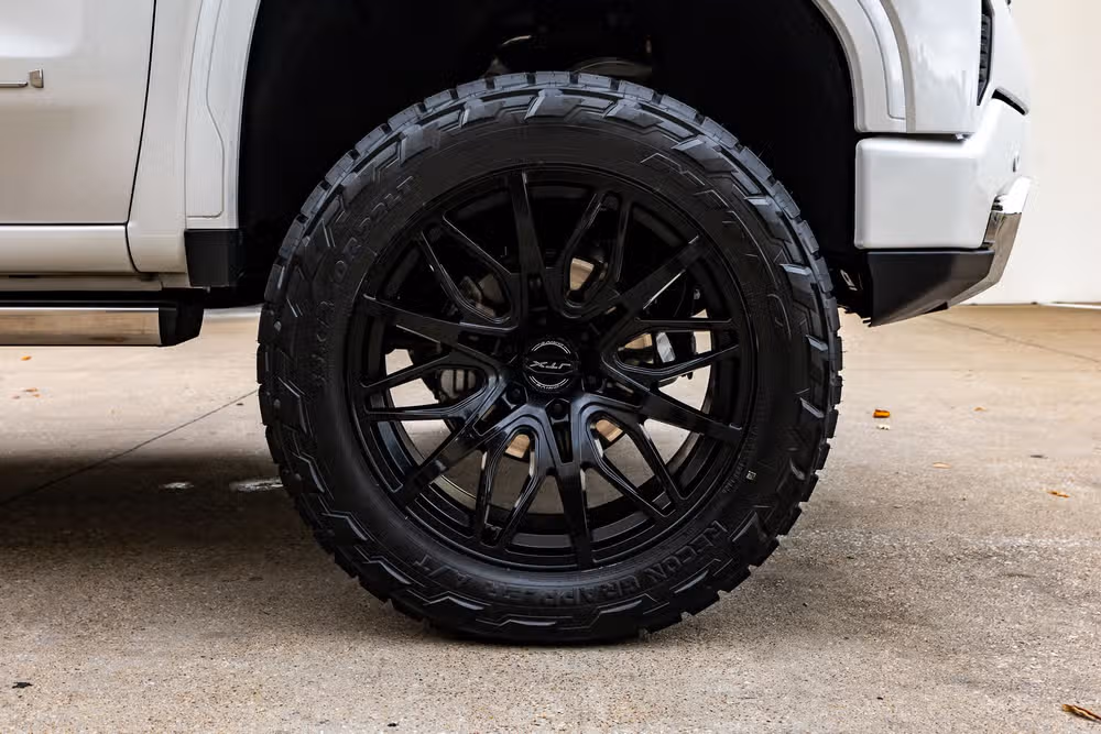 2025 GMC Sierra 1500 Denali Crew Cab Image 12
