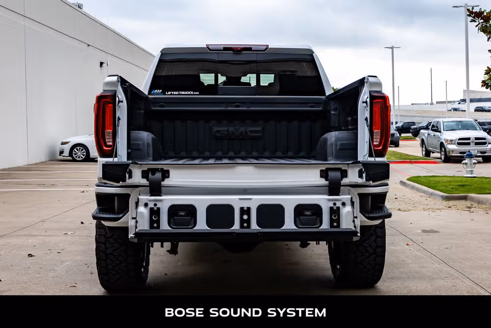 2025 GMC Sierra 1500 Denali Crew Cab Image 9