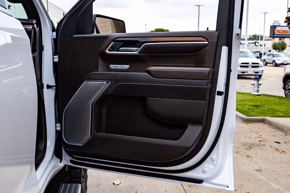 2025 GMC Sierra 1500 Denali Crew Cab Image 38