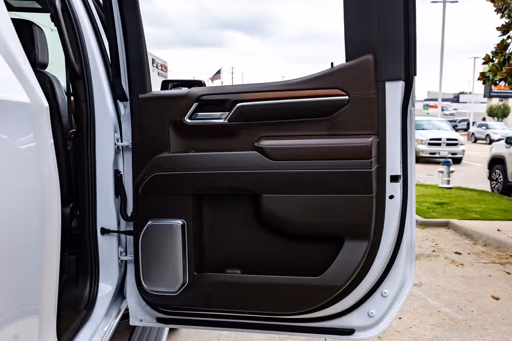 2025 GMC Sierra 1500 Denali Crew Cab Image 40