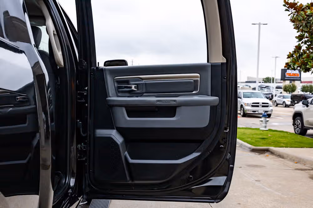 2017 Ram 1500 Lone Star Crew Cab Image 38