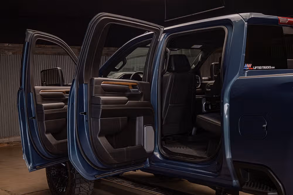 2024 Chevrolet Silverado 2500HD High Country Crew Cab Image 31