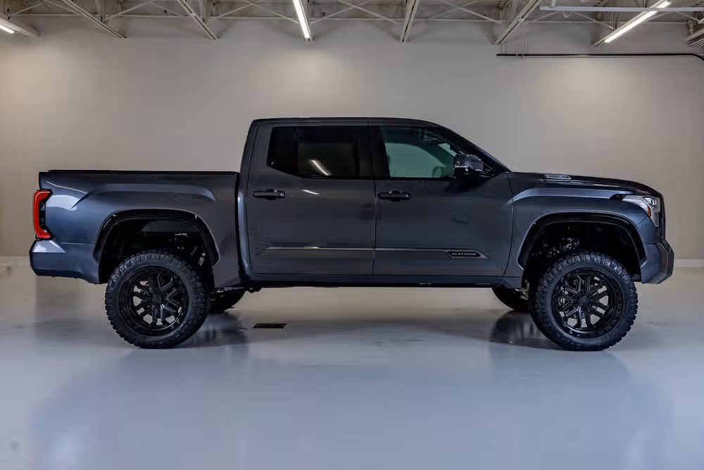 2025 Toyota Tundra Platinum HV CrewMax Image 11