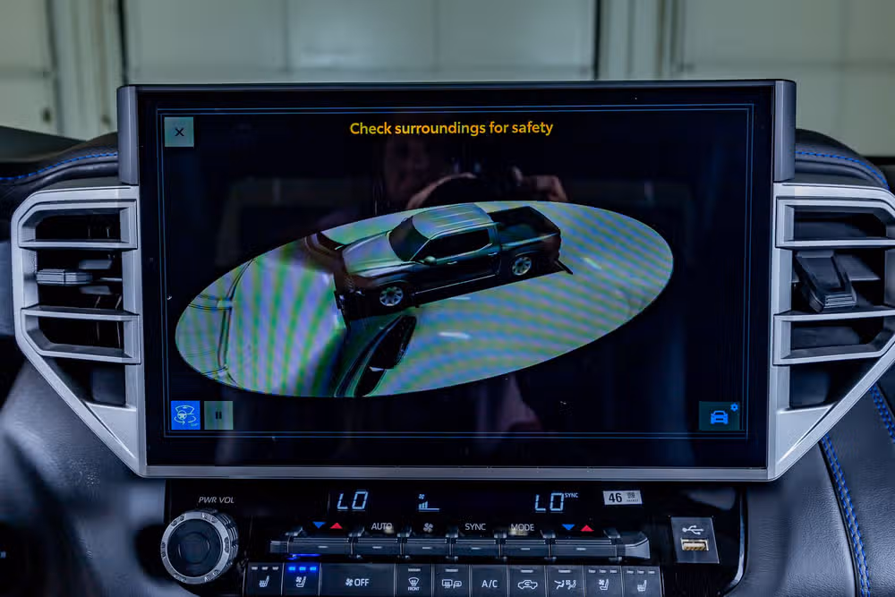 2025 Toyota Tundra Platinum HV CrewMax Image 26