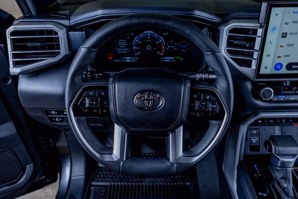 2025 Toyota Tundra Platinum HV CrewMax Image 19