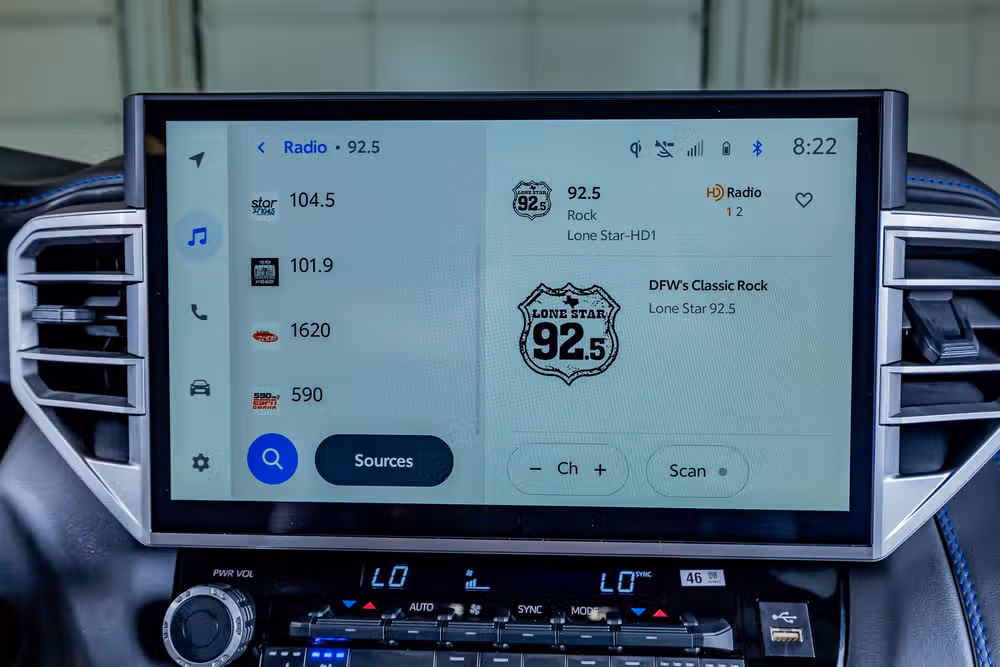 2025 Toyota Tundra Platinum HV CrewMax Image 25