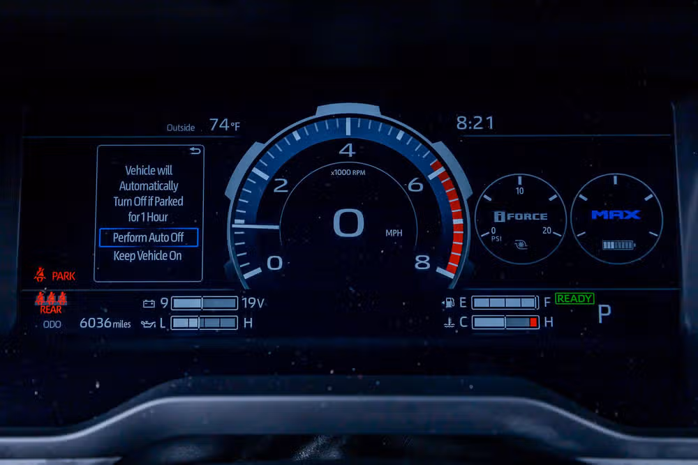 2025 Toyota Tundra Platinum HV CrewMax Image 20